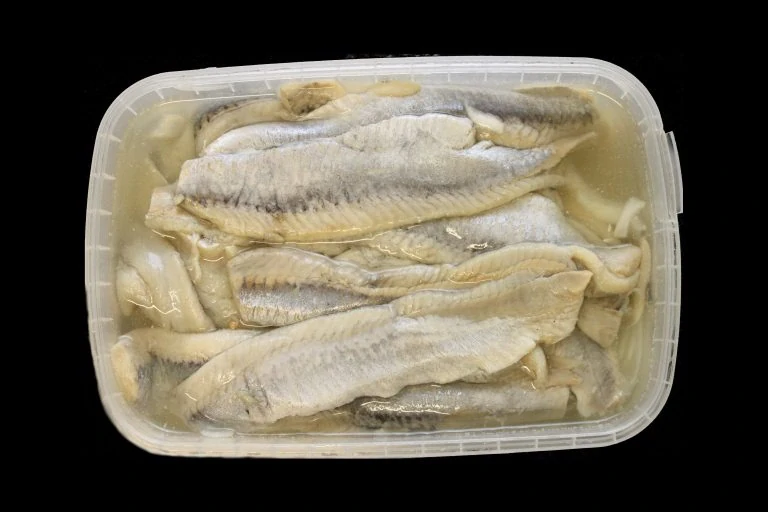 Filety loupané s cibulí
