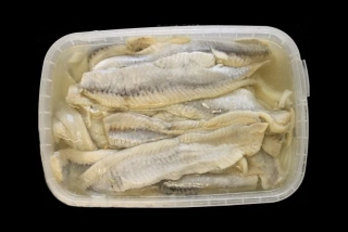 Filety loupané s cibulí